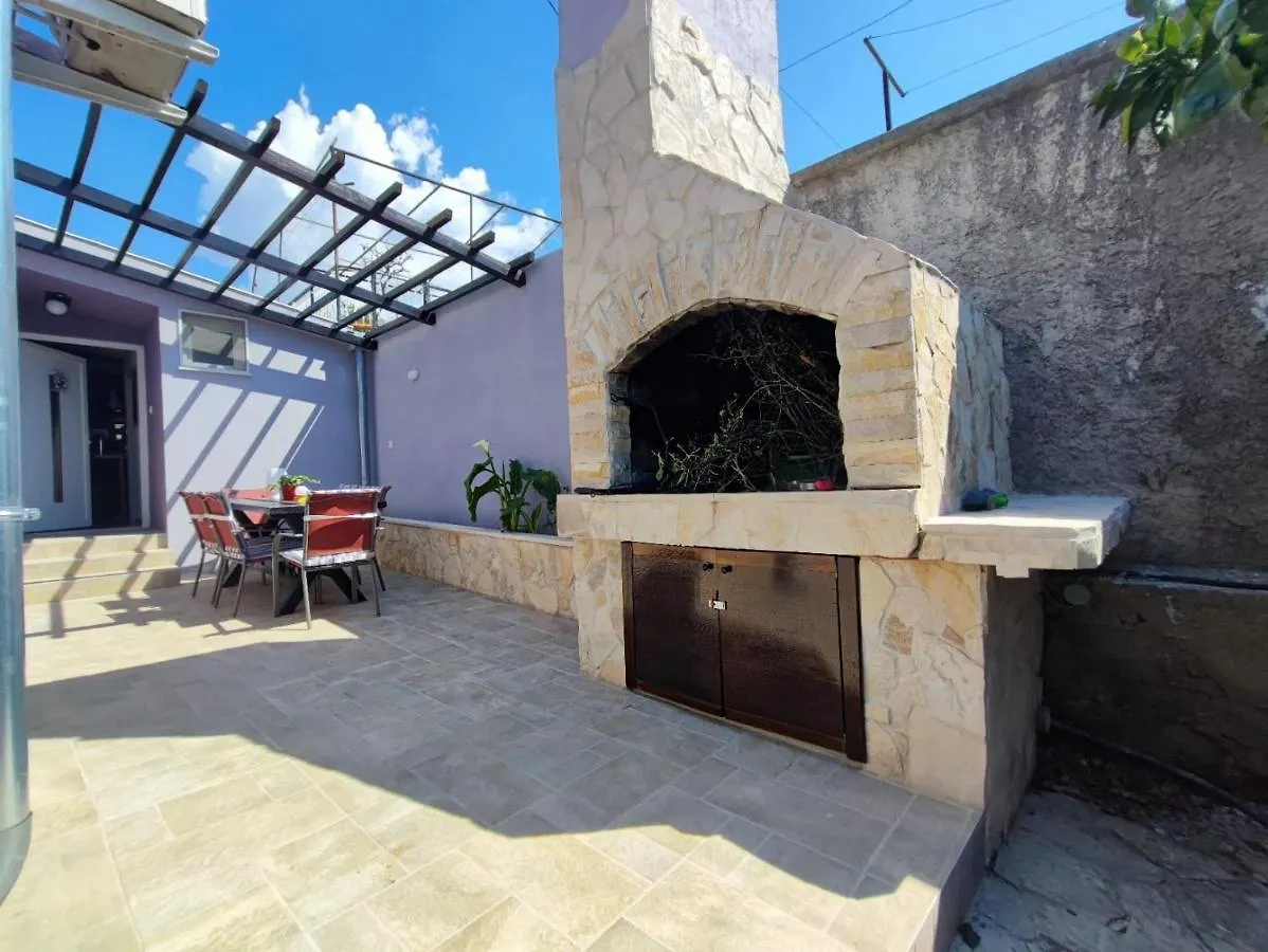 Kimano 2 Apartments With Garden In Zadar