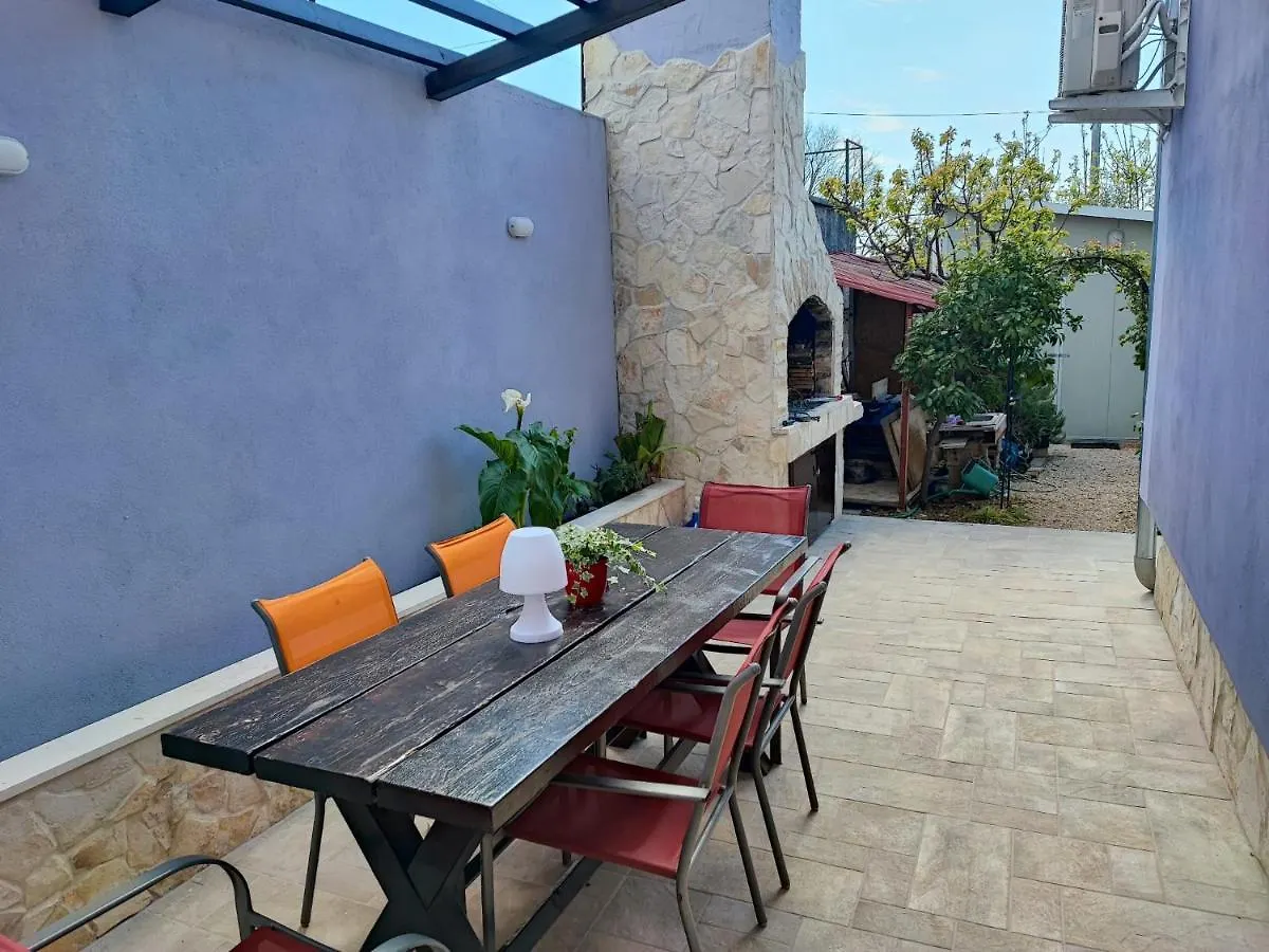 Kimano 2 Apartments With Garden In Zadar