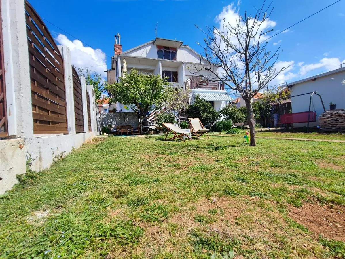 Kimano 2 Apartments With Garden In Zadar