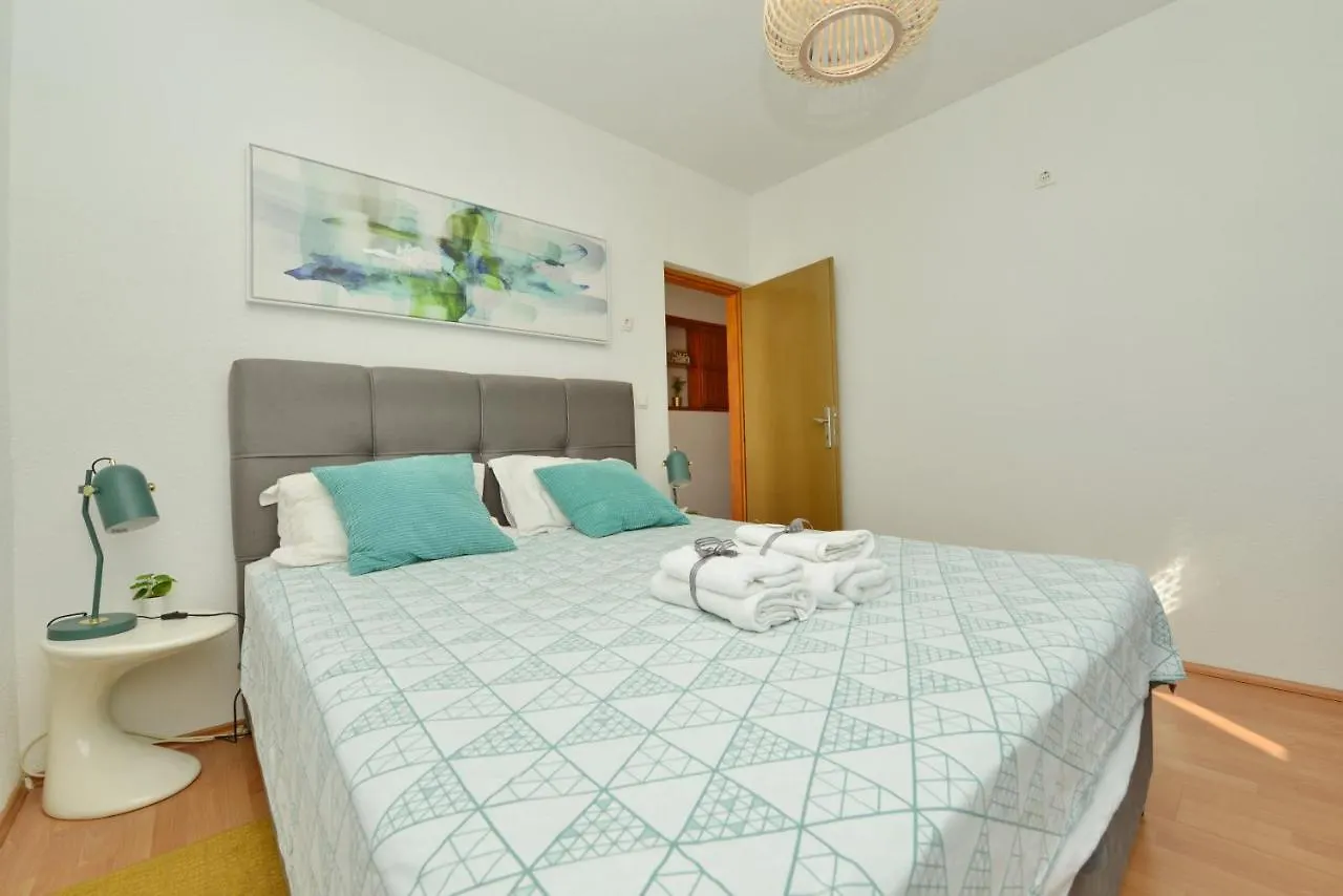 Kimano 2 Apartments With Garden In Zadar 0*,