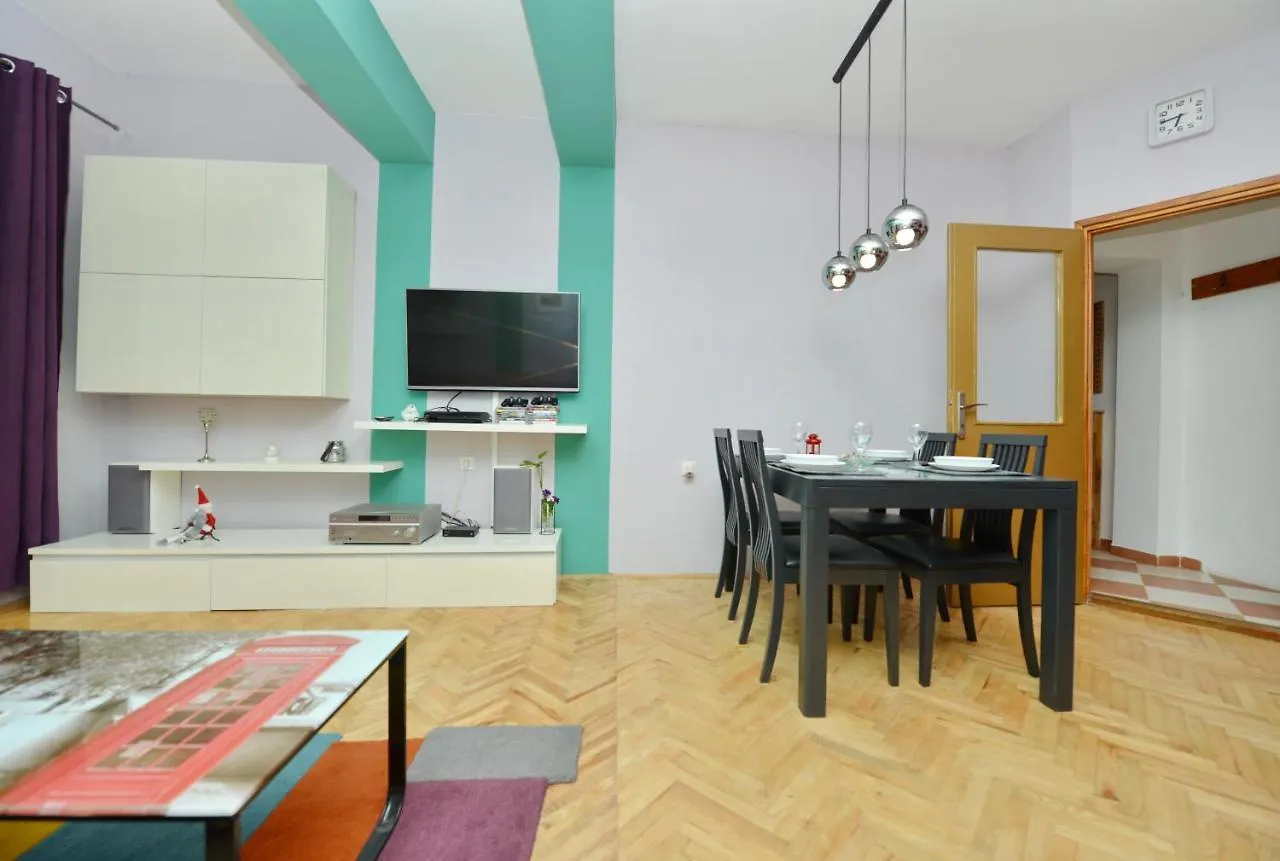 Kimano 2 Apartments With Garden In Zadar Croatia