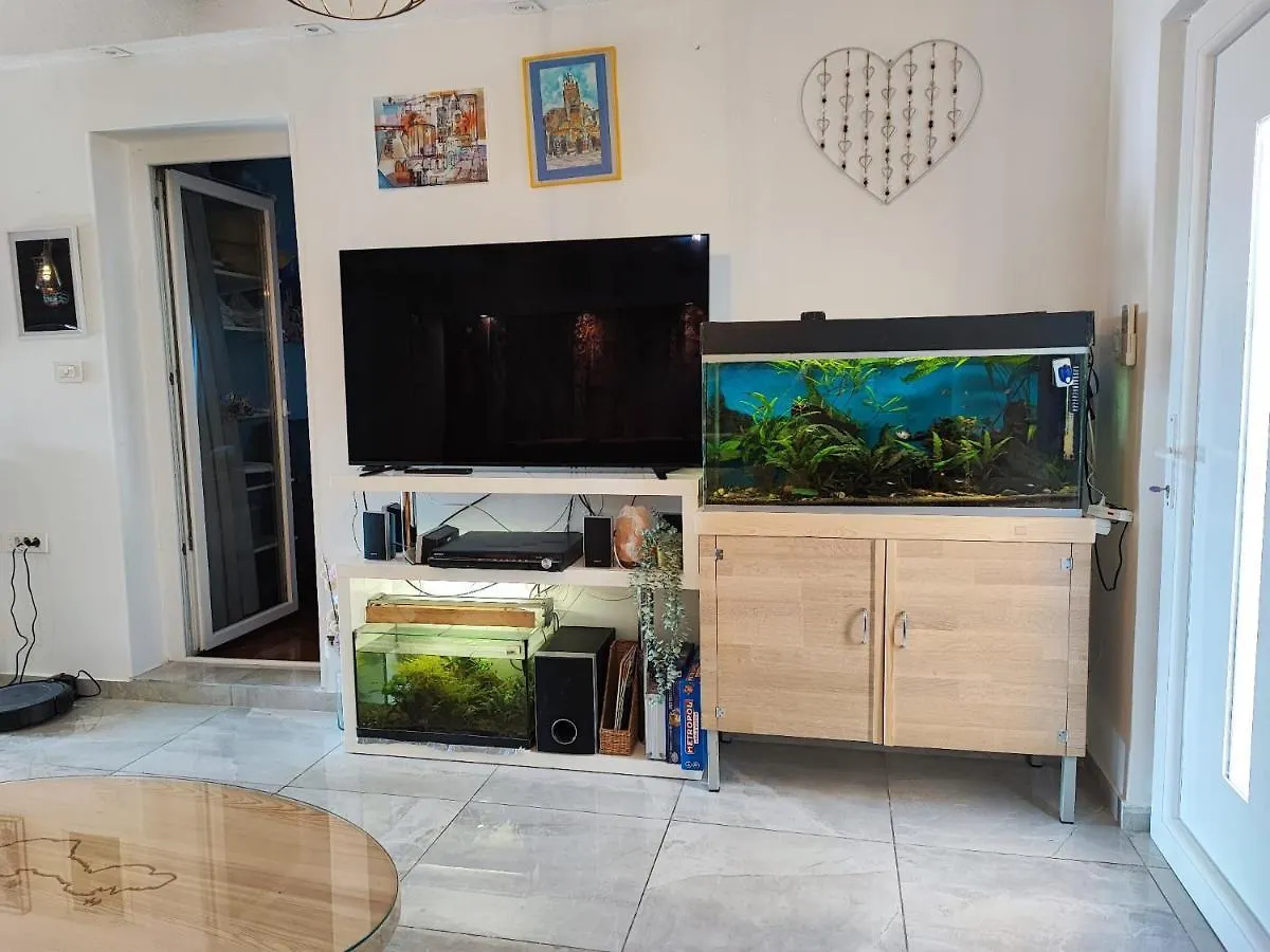 Kimano 2 Apartments With Garden In Zadar