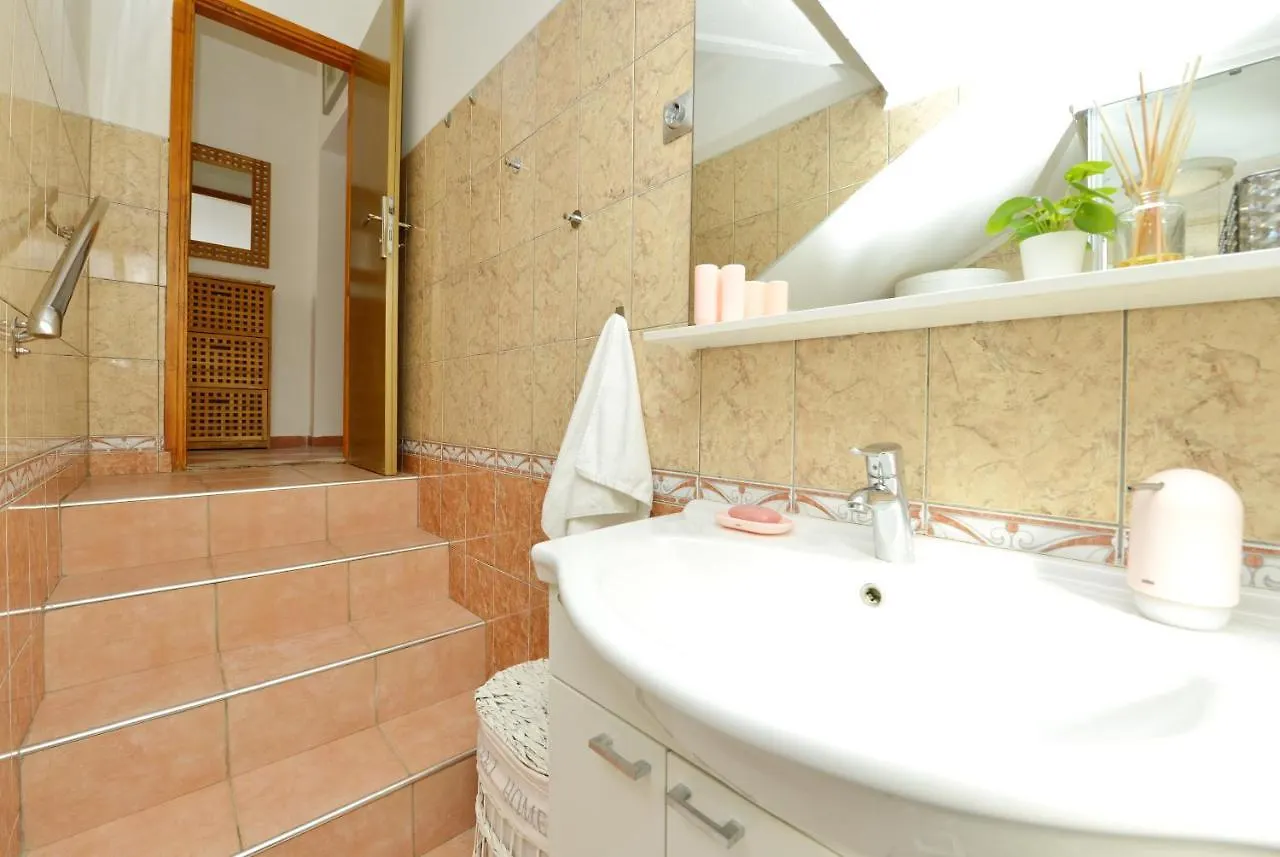 Kimano 2 Apartments With Garden In Zadar