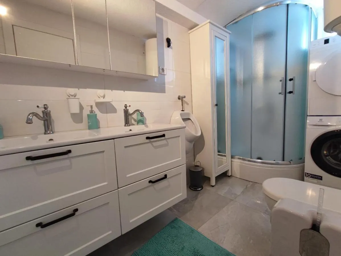 Kimano 2 Apartments With Garden In Zadar